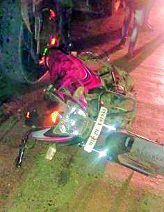 The ST driver in the bus stand crashed | बसस्थानक चौकात एसटी चालकाला चिरडले The ST driver in the bus stand crashed | बसस्थानक चौकात एसटी चालकाला चिरडले