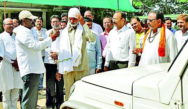 Government introduces cotton procurement | शासकीय कापूस खरेदीचा शुभारंभ