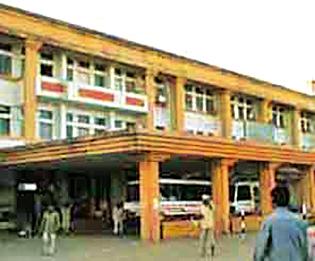 'Medical' doctor's shop | ‘मेडिकल’ डॉक्टरांची दुकानदारी 'Medical' doctor's shop | ‘मेडिकल’ डॉक्टरांची दुकानदारी