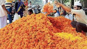 Hariom in the market at the moment of Dussehra | दसऱ्याच्या मुहूर्तावर बाजारपेठेत पुनश्च हरिओम Hariom in the market at the moment of Dussehra | दसऱ्याच्या मुहूर्तावर बाजारपेठेत पुनश्च हरिओम