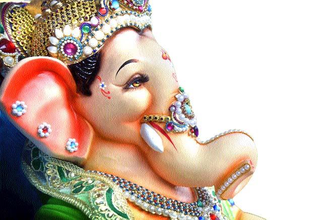 Bappa's 'POP' | मंडळांच्या मंडपात ‘पीओपी’चेच बाप्पा  Bappa's 'POP' | मंडळांच्या मंडपात ‘पीओपी’चेच बाप्पा