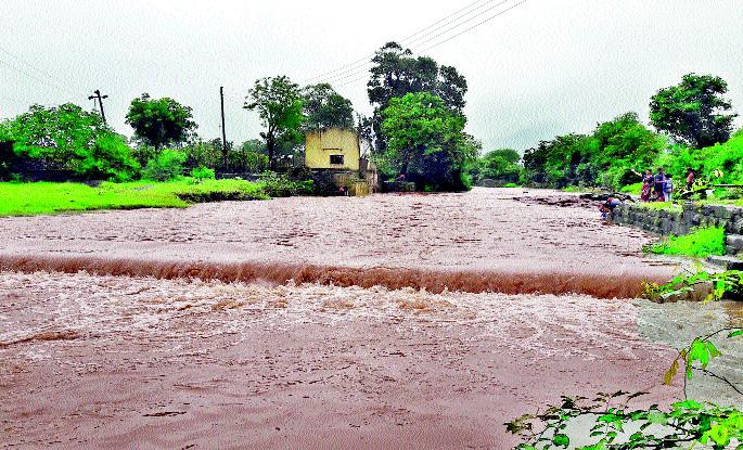 The God river at Wani floods | वणी येथील देव नदीला पूर The God river at Wani floods | वणी येथील देव नदीला पूर