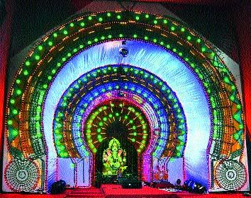 In ancient Nashik, emphasis on mythological scenes | जुन्या नाशिकमध्ये पौराणिक देखाव्यांवर भर In ancient Nashik, emphasis on mythological scenes | जुन्या नाशिकमध्ये पौराणिक देखाव्यांवर भर