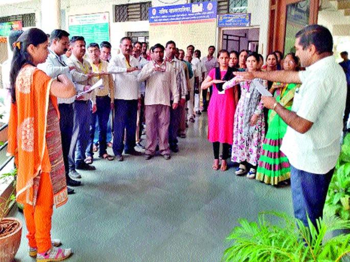 Voting sworn in CIDCO departmental office | सिडको विभागीय कार्यालयात मतदान शपथ Voting sworn in CIDCO departmental office | सिडको विभागीय कार्यालयात मतदान शपथ