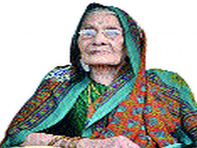 Swami Samarth Kendra's Annasaheb More to mother-daughter | स्वामी समर्थ केंद्राचे अण्णासाहेब मोरे यांना मातृशोक Swami Samarth Kendra's Annasaheb More to mother-daughter | स्वामी समर्थ केंद्राचे अण्णासाहेब मोरे यांना मातृशोक