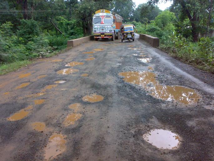 Peth Road Ashtavinayak Nagar road disturbance | पेठरोड अष्टविनायकनगर रस्त्याची दुरवस्था Peth Road Ashtavinayak Nagar road disturbance | पेठरोड अष्टविनायकनगर रस्त्याची दुरवस्था