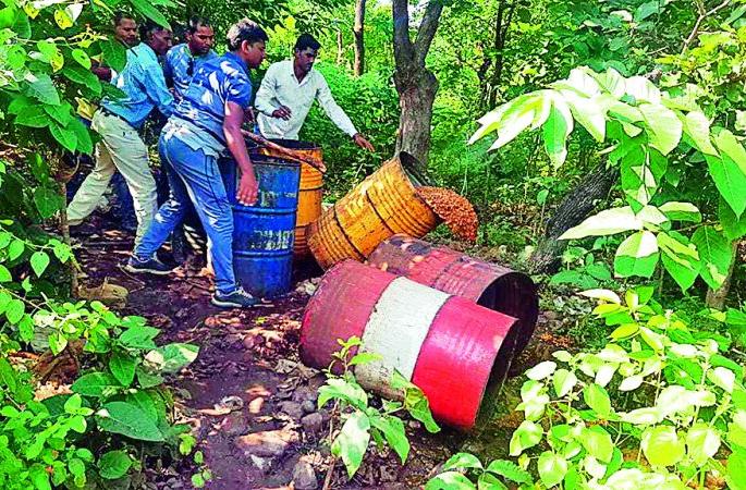 Abb ... 1 crore 25 lakh 89 thousand worth of liquor confiscated in Darubandi district | अबब... दारुबंदी जिल्ह्यात 1 कोटी 25 लाख 89 हजारांचा दारुसाठा जप्त