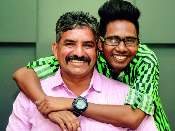 Just different! The bar 'waiter' became an engineer | जरा हटके! बारचा ‘वेटर’ बनला इंजिनियर Just different! The bar 'waiter' became an engineer | जरा हटके! बारचा ‘वेटर’ बनला इंजिनियर