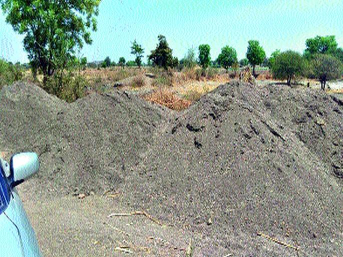  Order of inquiry in the case of Walgad | वाळूगाड्या प्रकरणी चौकशीचे आदेश