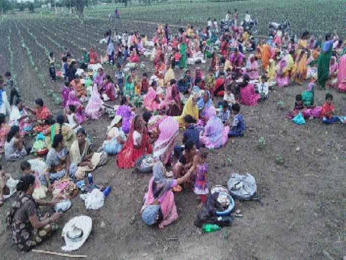 Whole village in Kolai court for rain ... | पावसासाठी अख्खं गाव कोळाईच्या दरबारात... Whole village in Kolai court for rain ... | पावसासाठी अख्खं गाव कोळाईच्या दरबारात...