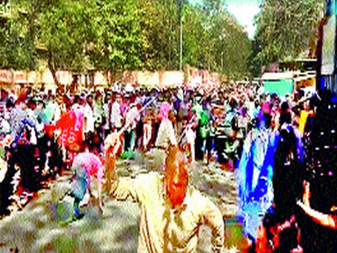 The sound of the 'voice' of the ladies' voice is reprehensible | मुकबधिरांचा ‘आवाज’ दाबण्याचा प्रकार निंदनीय The sound of the 'voice' of the ladies' voice is reprehensible | मुकबधिरांचा ‘आवाज’ दाबण्याचा प्रकार निंदनीय