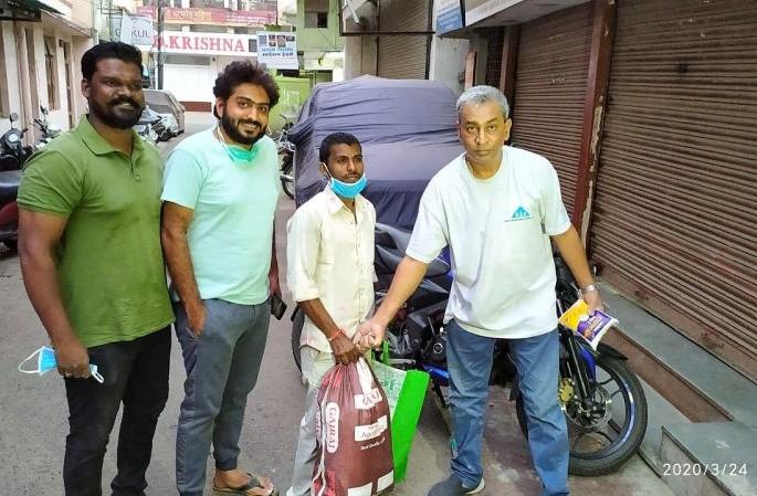Humanity is the specialty of Nagpur | Coronavirus in Nagpur; माणुसकीचा परिचय, हीच नागपूरकरांची खासियत Humanity is the specialty of Nagpur | Coronavirus in Nagpur; माणुसकीचा परिचय, हीच नागपूरकरांची खासियत