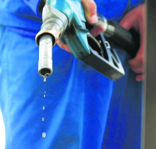 Diesel sales in Nagpur city decreased by 60 percent | नागपूर शहरातील डिझेलची विक्री ६० टक्के घटली Diesel sales in Nagpur city decreased by 60 percent | नागपूर शहरातील डिझेलची विक्री ६० टक्के घटली
