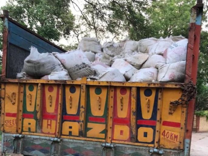 Cenosphere made from coal ash sold at low price | कोळशाच्या राखेपासून तयार सेनोस्फेयरची कवडीमोल भावात विक्री Cenosphere made from coal ash sold at low price | कोळशाच्या राखेपासून तयार सेनोस्फेयरची कवडीमोल भावात विक्री