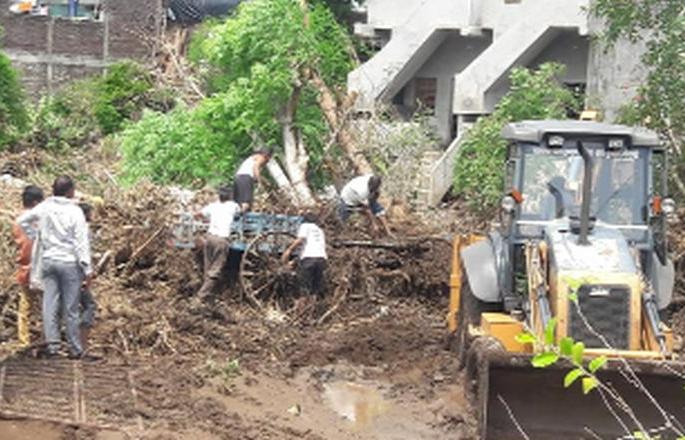 High day in Jakhkheda area | दुसया दिवशी जवखेडा परिसरात अतिवृष्टी High day in Jakhkheda area | दुसया दिवशी जवखेडा परिसरात अतिवृष्टी