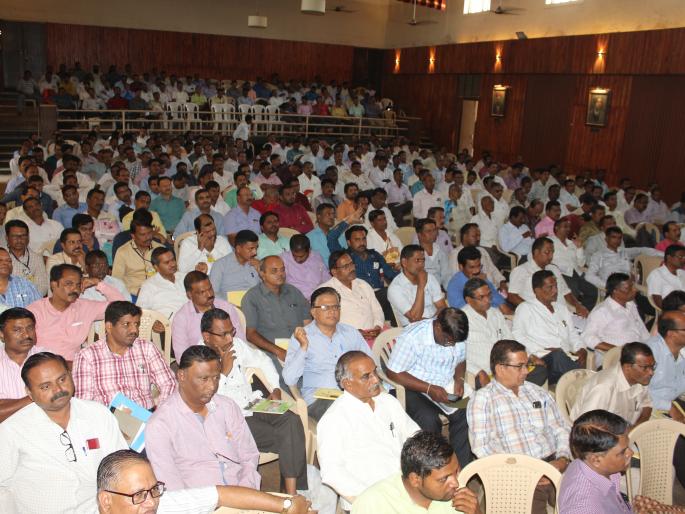 Firstly understand the 'VVPat' for the first time: First training for Lok Sabha elections | प्रथमच वापर होणारे ‘व्हीव्हीपॅट’ स्वत: समजून घ्या : लोकसभा निवडणुकीसाठी पहिले प्रशिक्षण Firstly understand the 'VVPat' for the first time: First training for Lok Sabha elections | प्रथमच वापर होणारे ‘व्हीव्हीपॅट’ स्वत: समजून घ्या : लोकसभा निवडणुकीसाठी पहिले प्रशिक्षण