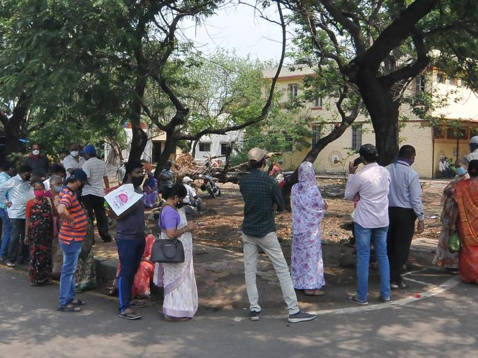 Registration begins at nine o'clock; Housefull in two minutes! | Corona vaccine-नऊ वाजता सुरू होते नोंदणी; दोन मिनिटांत हाऊसफुल्ल!