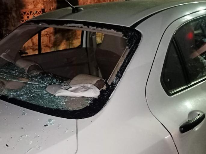 Vehicle wreckage by youth in Daulatnagar, a form of terror | दौलतनगरात युवकाकडून वाहनांची मोडतोड, सराईत गुन्हेगारास अटक Vehicle wreckage by youth in Daulatnagar, a form of terror | दौलतनगरात युवकाकडून वाहनांची मोडतोड, सराईत गुन्हेगारास अटक