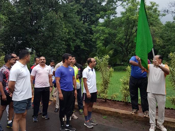 Kolhapur: Marathon starts the health of the police | कोल्हापूर : पोलिसांच्या आरोग्यासाठी मॅरेथॉनची सुरुवात Kolhapur: Marathon starts the health of the police | कोल्हापूर : पोलिसांच्या आरोग्यासाठी मॅरेथॉनची सुरुवात