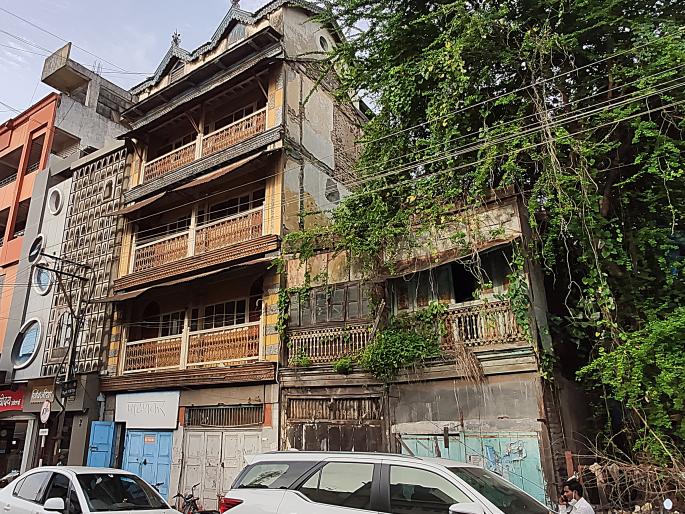21 buildings are still dangerous in the city | शहरात अद्यापही २१ इमारती धोकादायक 21 buildings are still dangerous in the city | शहरात अद्यापही २१ इमारती धोकादायक