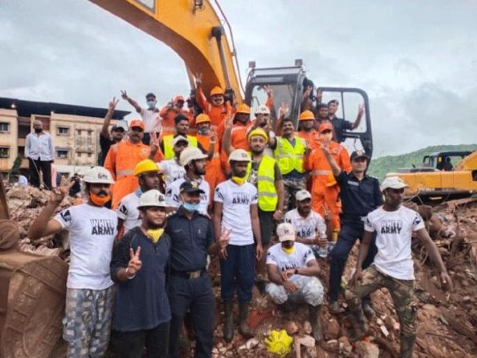 White Army finds 17 bodies, including nine wounded | महाड इमारत दुर्घटना : व्हाईट आर्मीकडून नऊ जखमींसह १७ मृतदेहांचा शोध White Army finds 17 bodies, including nine wounded | महाड इमारत दुर्घटना : व्हाईट आर्मीकडून नऊ जखमींसह १७ मृतदेहांचा शोध