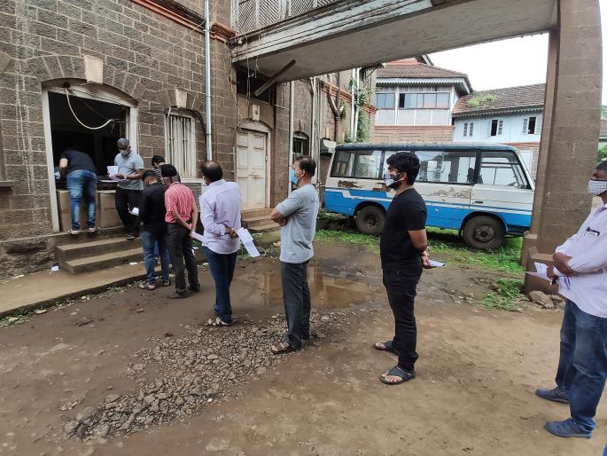 corona virus: Five thousand fine for refusing referral services | corona virus : संदर्भसेवा नाकारणाऱ्या रुग्णांना पाच हजार दंड corona virus: Five thousand fine for refusing referral services | corona virus : संदर्भसेवा नाकारणाऱ्या रुग्णांना पाच हजार दंड