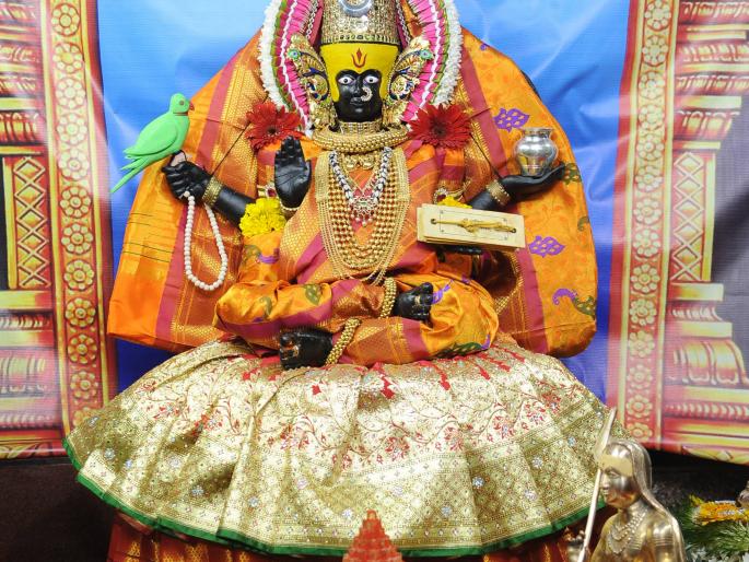 Karvirnavasini Ambabai Shrungeri as Shardamba | करवीरनिवासिनी अंबाबाई श्रूृंगेरी शारदाम्बा रुपात Karvirnavasini Ambabai Shrungeri as Shardamba | करवीरनिवासिनी अंबाबाई श्रूृंगेरी शारदाम्बा रुपात