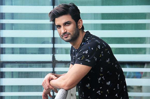 Sushant Singh Rajput: Rs 10 crore in Sushant Rajput bank account | Sushant Singh Rajput: सुशांत राजपूतच्या बँक खात्यात १० कोटी रुपये: आर्थिक तणावातून आत्महत्येची शक्यता धूसर