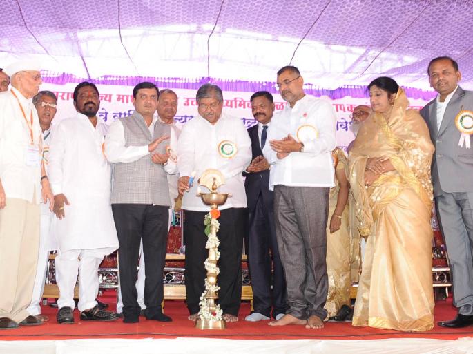Be patient for the fulfillment of demands, advised teachers of Chandrakant Dada Patil | मागण्यांच्या पूर्ततेसाठी जरा धीर धरा, चंद्रकांतदादा पाटील यांचा शिक्षकांना सल्ला Be patient for the fulfillment of demands, advised teachers of Chandrakant Dada Patil | मागण्यांच्या पूर्ततेसाठी जरा धीर धरा, चंद्रकांतदादा पाटील यांचा शिक्षकांना सल्ला