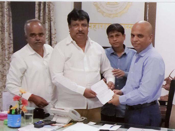 Extending Registration of Graduate Voters: Statements to Manik Patil, Collector | पदवीधर मतदार नोंदणीला मुदतवाढ द्या : माणिक पाटील, जिल्हाधिकारी यांना निवेदने Extending Registration of Graduate Voters: Statements to Manik Patil, Collector | पदवीधर मतदार नोंदणीला मुदतवाढ द्या : माणिक पाटील, जिल्हाधिकारी यांना निवेदने