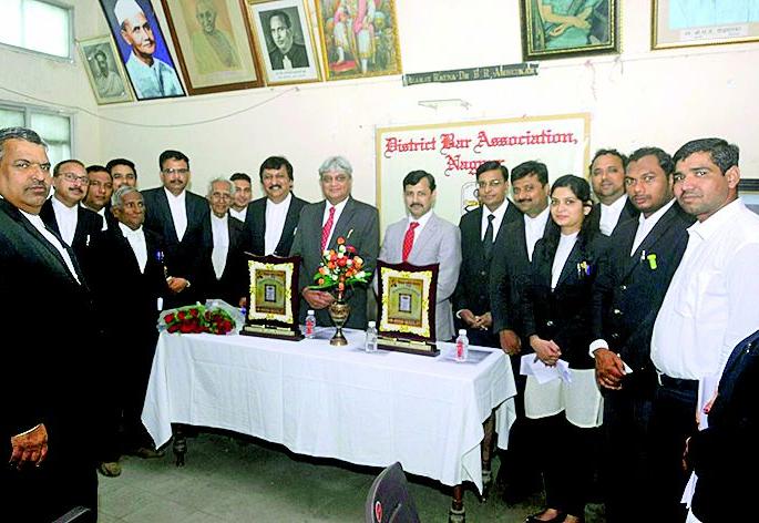 Constitution Day celebrates in the sub-capital ; reading the introduction of the constitution | उपराजधानीत संविधान दिन उत्साहात;संविधान प्रास्ताविकेचे वाचन Constitution Day celebrates in the sub-capital ; reading the introduction of the constitution | उपराजधानीत संविधान दिन उत्साहात;संविधान प्रास्ताविकेचे वाचन