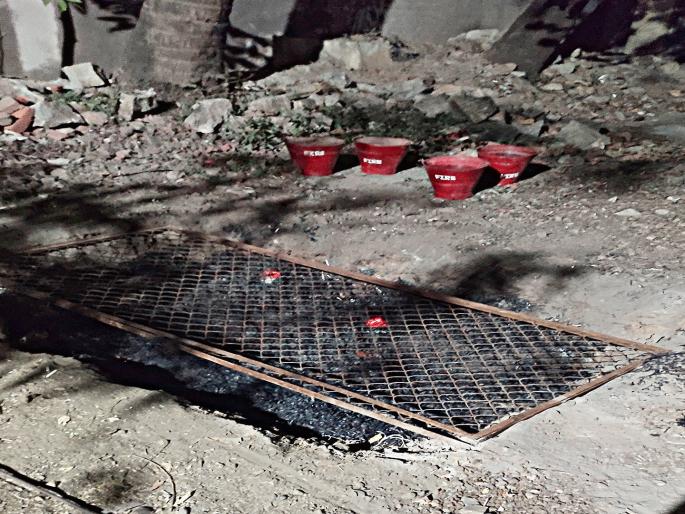 Kolhapur treasury office burnt stamps worth 35 crores | कोल्हापूर कोषागार कार्यालयाने जाळले तब्बल ३५ कोटींचे स्टॅम्प Kolhapur treasury office burnt stamps worth 35 crores | कोल्हापूर कोषागार कार्यालयाने जाळले तब्बल ३५ कोटींचे स्टॅम्प