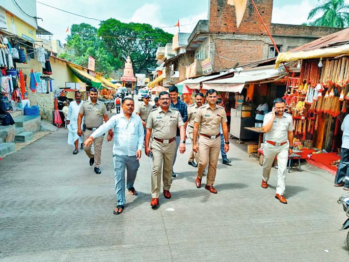 24-hour police guard on the occasion of Ashadhi Wari in Alandi everywhere cctv camera | Ashadhi Wari: आळंदीत आषाढी वारीनिमित्त २४ तास पोलिसांचा खडा पहारा 24-hour police guard on the occasion of Ashadhi Wari in Alandi everywhere cctv camera | Ashadhi Wari: आळंदीत आषाढी वारीनिमित्त २४ तास पोलिसांचा खडा पहारा