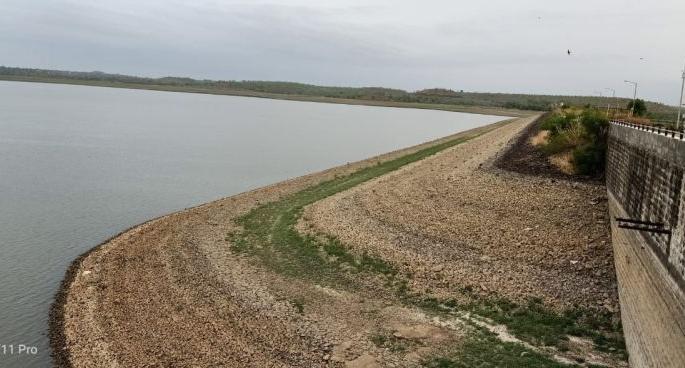 Katepurna Dam reached the bottom | काटेपूर्णा धरणाने गाठला तळ Katepurna Dam reached the bottom | काटेपूर्णा धरणाने गाठला तळ