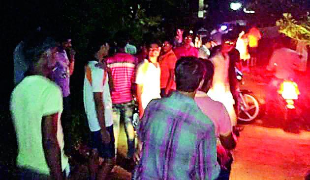 Villagers wake up thieves | चोरांच्या भीतीने जागे राहते गाव Villagers wake up thieves | चोरांच्या भीतीने जागे राहते गाव