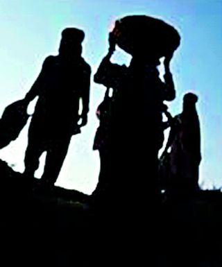 In the name of the deceased sister, Harpli Rohoi's wage raid | मृत बहिणीच्या नावाने हडपली रोहयोची मजुरी अपहार In the name of the deceased sister, Harpli Rohoi's wage raid | मृत बहिणीच्या नावाने हडपली रोहयोची मजुरी अपहार