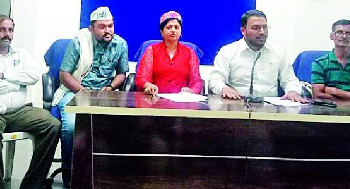 Investigate viral audio clips | व्हायरल आॅडिओ क्लिपची चौकशी करा