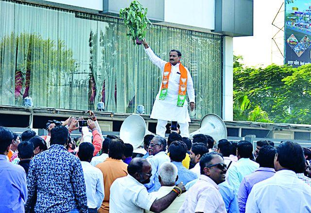 Retreat of Tusshar Bhartiya | तुषार भारतीय यांची ऐनवेळी माघार Retreat of Tusshar Bhartiya | तुषार भारतीय यांची ऐनवेळी माघार