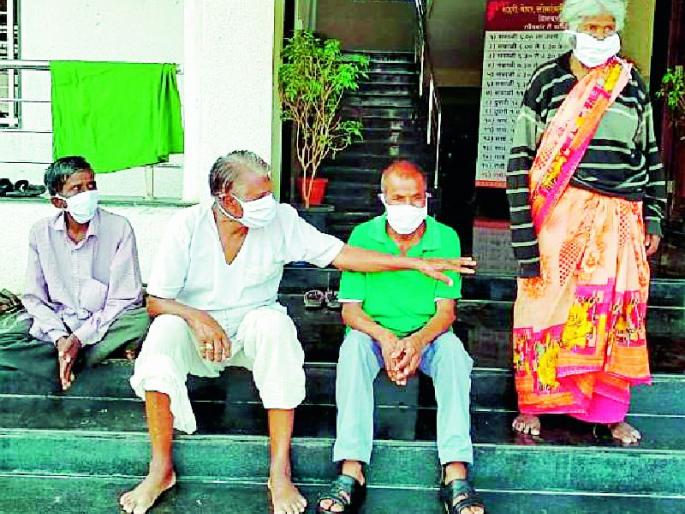 'Support' to 3 homeless in the city | शहरातील ७३ बेघरांना ‘आधार’ 'Support' to 3 homeless in the city | शहरातील ७३ बेघरांना ‘आधार’