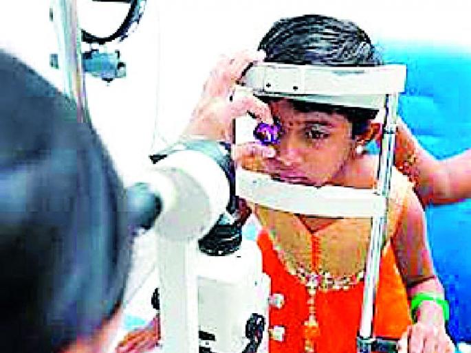 Fear of vision of children due to 'ambulopia' | ‘अम्ब्लोपिया’मुळे मुलांची दृष्टी जाण्याची भीती Fear of vision of children due to 'ambulopia' | ‘अम्ब्लोपिया’मुळे मुलांची दृष्टी जाण्याची भीती