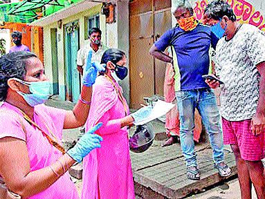 We also need to understand the problems of Anganwadis ... | अंगणवाडीसेविकांच्या अडचणीही समजून घ्यायला हव्यात...