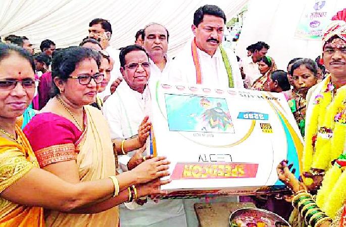 23 couples married in Moharana | मोहरणा येथे २३ जोडपी विवाहबद्ध