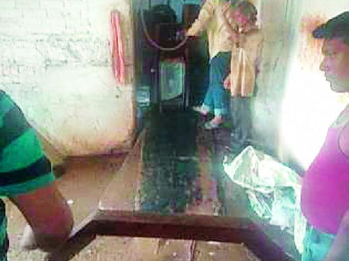 Food and Drug Administration on Ice Factory | बर्फ कारखान्यावर अन्न व औषध प्रशासनाची धाड Food and Drug Administration on Ice Factory | बर्फ कारखान्यावर अन्न व औषध प्रशासनाची धाड