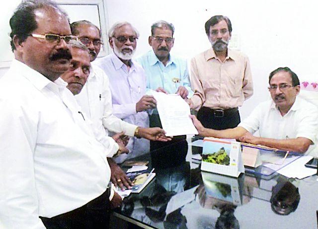 Opposing the appointments of officers of the UPSC Examination | युपीएससी परीक्षाविनाच अधिकाऱ्यांच्या नियुक्त्यांना विरोध Opposing the appointments of officers of the UPSC Examination | युपीएससी परीक्षाविनाच अधिकाऱ्यांच्या नियुक्त्यांना विरोध