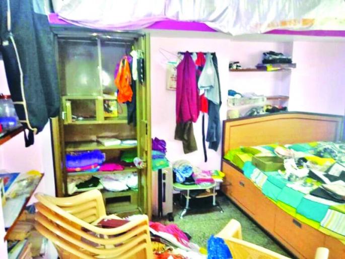 1.78 lakh in burglary case in Buldhana | घरफोडीत १.७८ लाखांचा मुद्देमाल लंपास 1.78 lakh in burglary case in Buldhana | घरफोडीत १.७८ लाखांचा मुद्देमाल लंपास