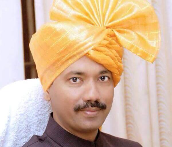 Tension in two villages of Satara taluka after 80 years of retirement | ८० वर्षांनंतर निवळला सातारा तालुक्यातील दोन गावांतील तणाव Tension in two villages of Satara taluka after 80 years of retirement | ८० वर्षांनंतर निवळला सातारा तालुक्यातील दोन गावांतील तणाव