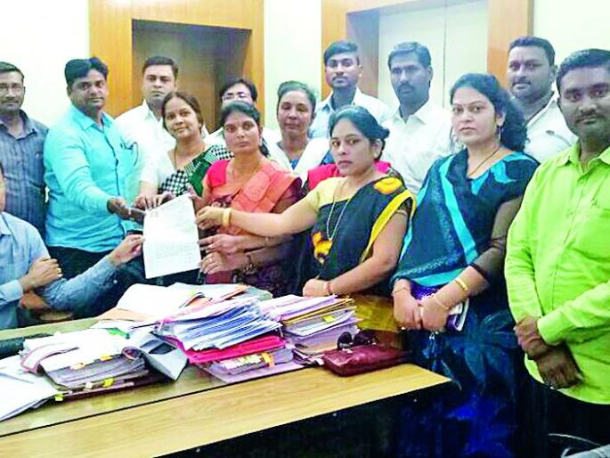 Prohibition by the Teli community of rape | बलात्काराच्या घटनेचा तेली समाजाकडून निषेध Prohibition by the Teli community of rape | बलात्काराच्या घटनेचा तेली समाजाकडून निषेध