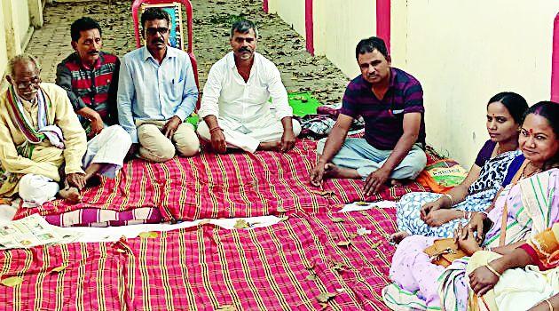 The staff of Canteen staff staff | रेल्वे स्टाफ कॅन्टीन कर्मचाऱ्यांचा ठिय्या The staff of Canteen staff staff | रेल्वे स्टाफ कॅन्टीन कर्मचाऱ्यांचा ठिय्या