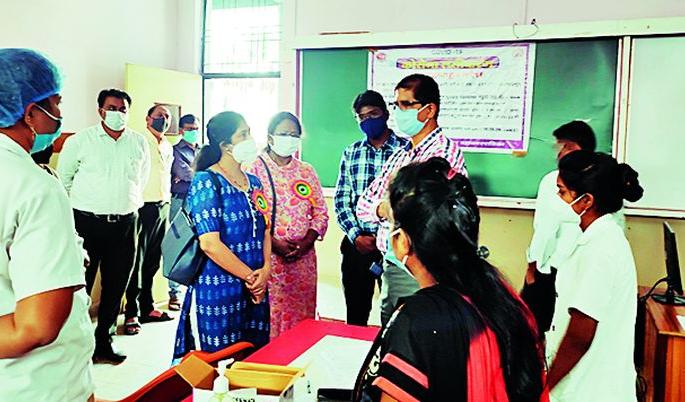 Kovid vaccination team for students reached the college | विद्यार्थ्यांसाठी कोविड लसीकरण पथक पोहोचले महाविद्यालयात
