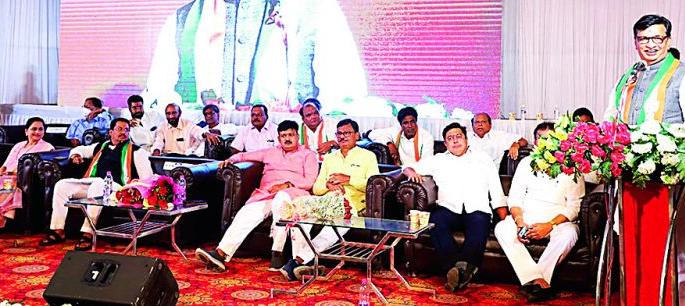 The hard work of the workers is required along with the unity of the leaders | नेत्यांच्या एकजुटीसोबतच हवी कार्यकर्त्यांची कठोर मेहनत The hard work of the workers is required along with the unity of the leaders | नेत्यांच्या एकजुटीसोबतच हवी कार्यकर्त्यांची कठोर मेहनत